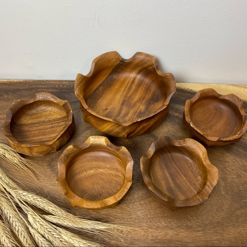 Flower Petal Carved Wood Monkey Pod Bowl Serving Set - Picture 2 of 12